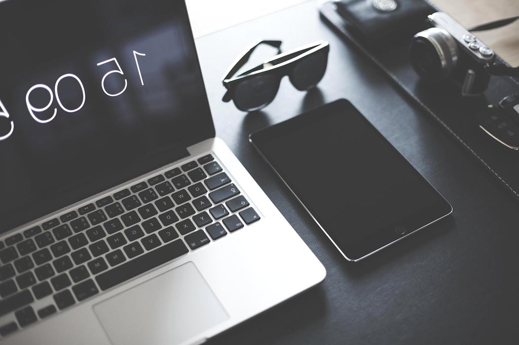 BRANDNAME LiteTab 8 with compact design